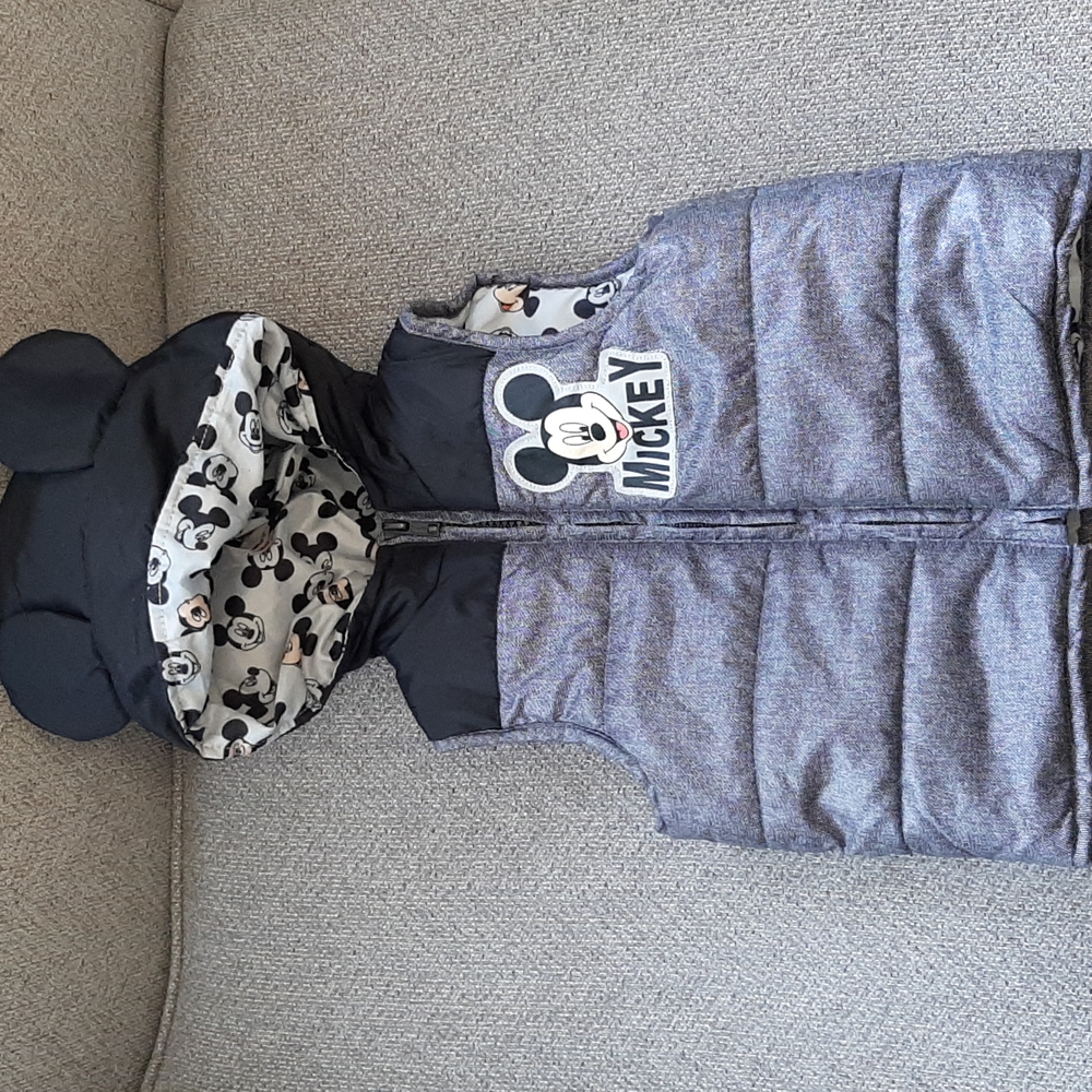 Toddler Boy Gray & Black Mickey Mouse Hooded Puffer Vest, Sz 18 Months
